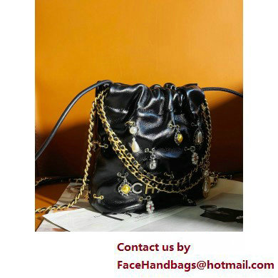 Chanel Shiny Lambskin, Bijoux Charms  &  Gold-Tone Metal CHANEL 22 Mini Handbag AS3980 Black